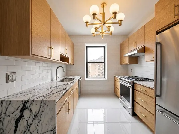 31-14 Crescent St #7D, Astoria, NY 11106