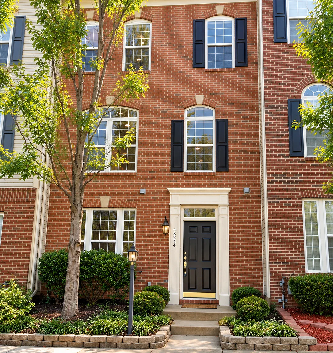 3 bed, 1900 sqft, $3,095 — Photo 1