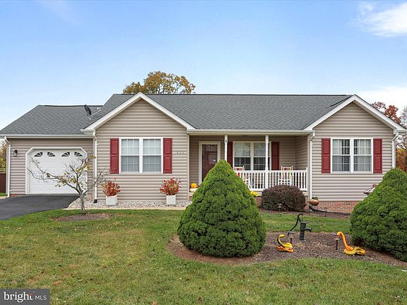 2nd image of 634 Christiansen Dr