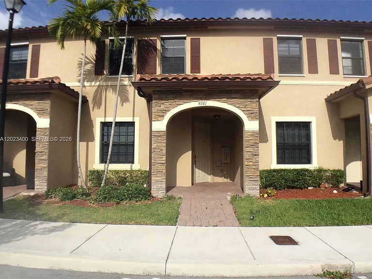 9261 W 33rd Way — Photo 2