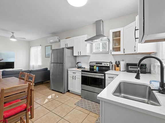 3rd image of 4603 Lennox Dr #2