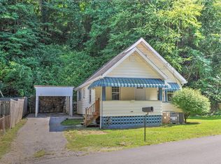 922 S Park Rd SE, Charleston, WV 25304