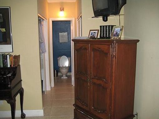 5th image of 90 Edgewater Dr APT 719