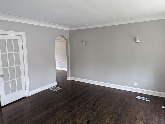 5th image of 8324 S East End Ave APT 1