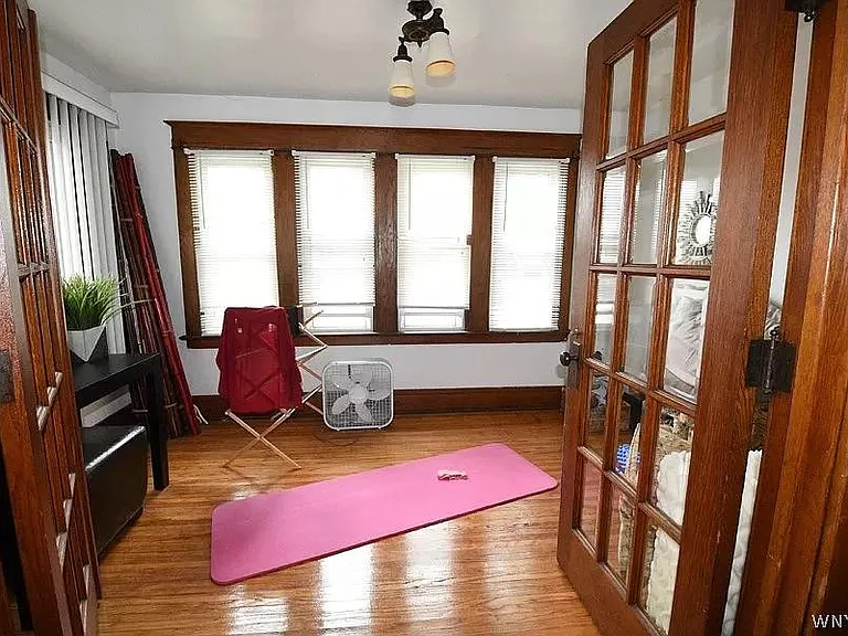 33 Shoreham Pkwy #1 — Photo 2