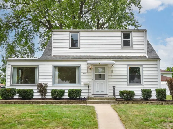2221 West Howard AVENUE, Milwaukee, WI 53221