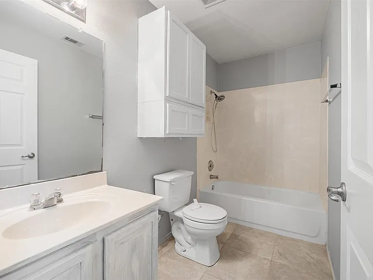 5813 Angel Dr — Photo 15