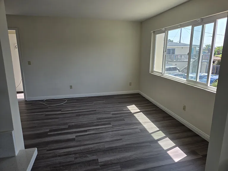 367 E 18th St #6 — Photo 5