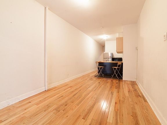 3rd image of 299 Troutman St APT 4R