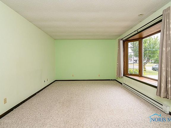 5th image of 719 Nickie Ln