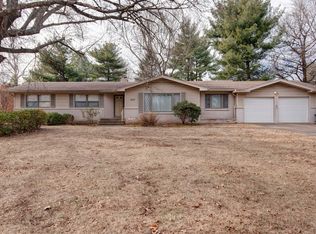 1975 S Eureka Ter, Springfield, MO 65804