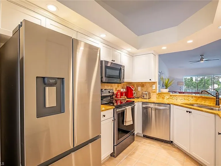 815 Gulf Pavilion Dr #203 — Photo 5