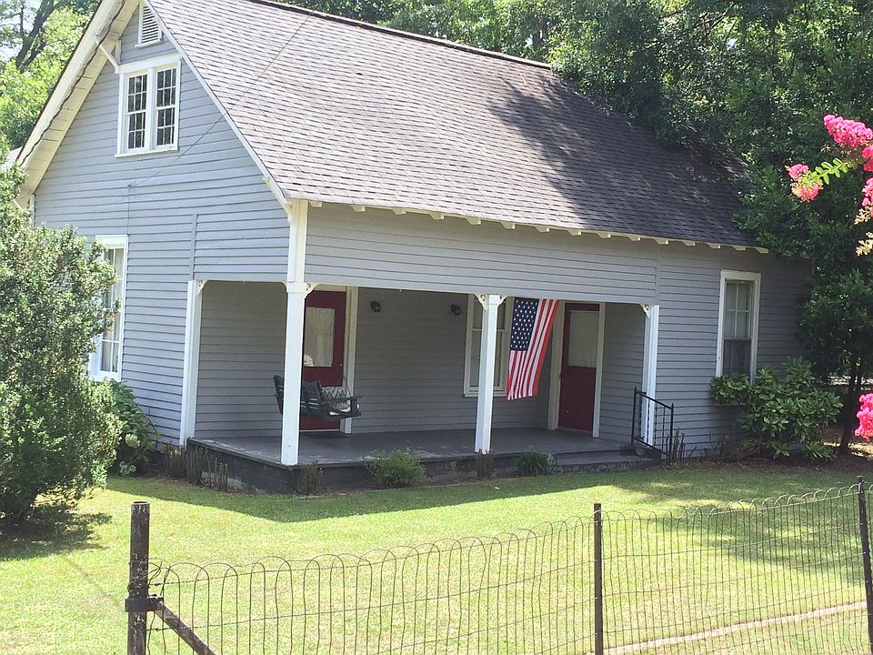 1st image of 203 N Walnut St
