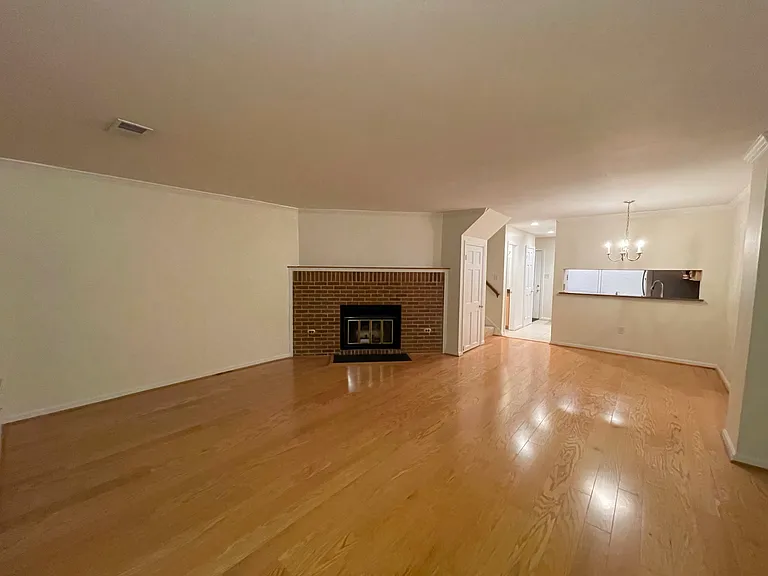 824 Wolfe St — Photo 6