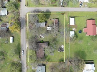 210 N Collins St, Colbert, OK 74733