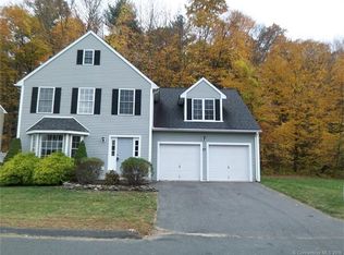 27 Ridge View Ter, New Hartford, CT 06057