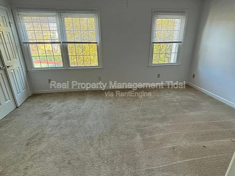 610 Guy Ln — Photo 27