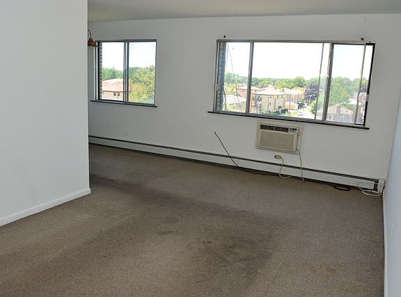 3rd image of 7650 W Altgeld St APT 508