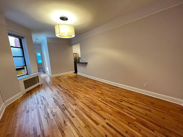642 Amsterdam Ave #3A — Photo 2