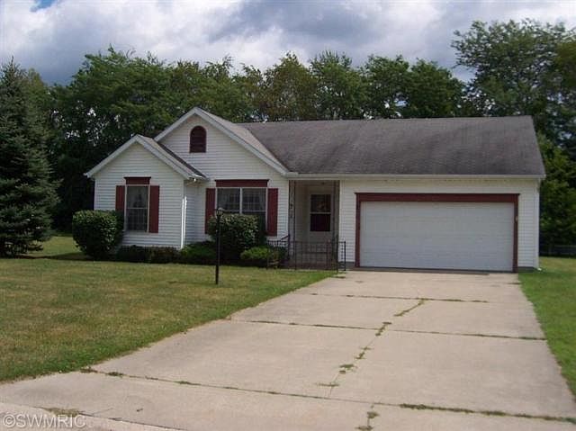 1st image of 127 Dogwood Cir