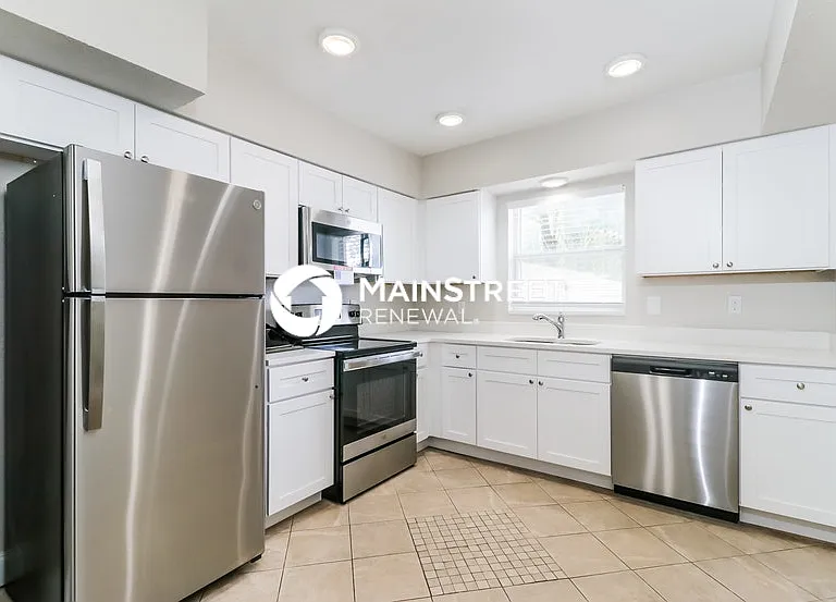 9313 N 16th St — Photo 5