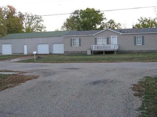 214 W Auxillary St, Bethany, IL 61914