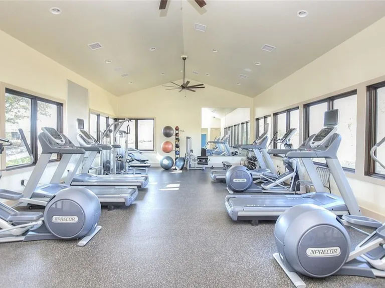 704 Bonnet Blvd — Photo 34