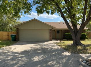 5824 Storm Dr, Watauga, TX 76148