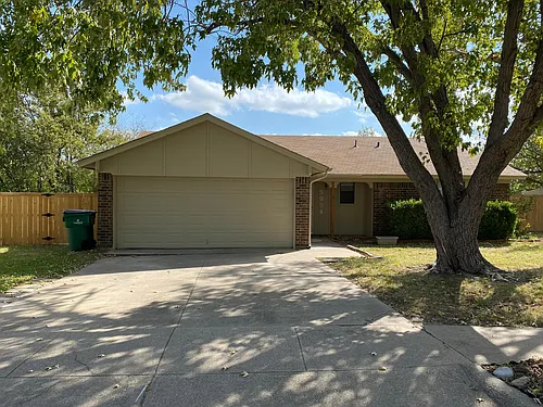 5824 Storm Dr Photo 1