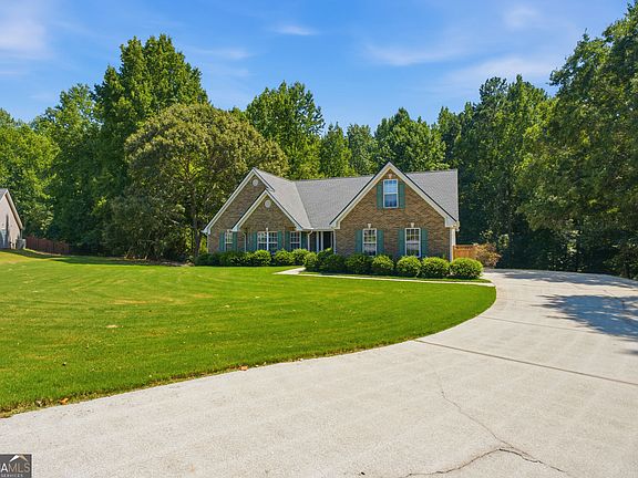 2nd image of 1611 Lake View Ct