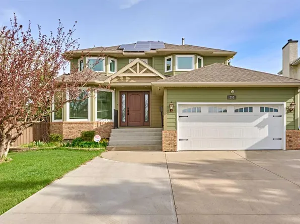 252 SE Edgebank Cir NW, Calgary, AB T3A 4W1