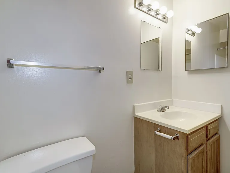 Brookmont Apartments — Photo 12