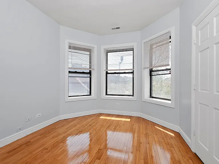 4801 S Calumet Ave. / 347-49 E 48th St — Photo 5