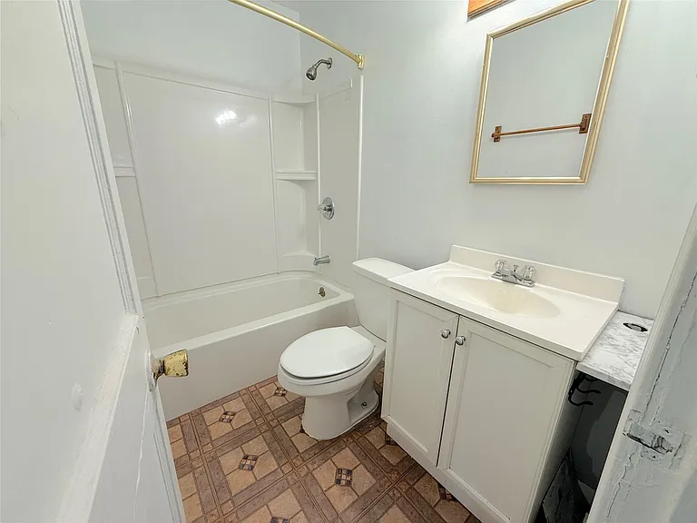 21212 Rensselaer St — Photo 8