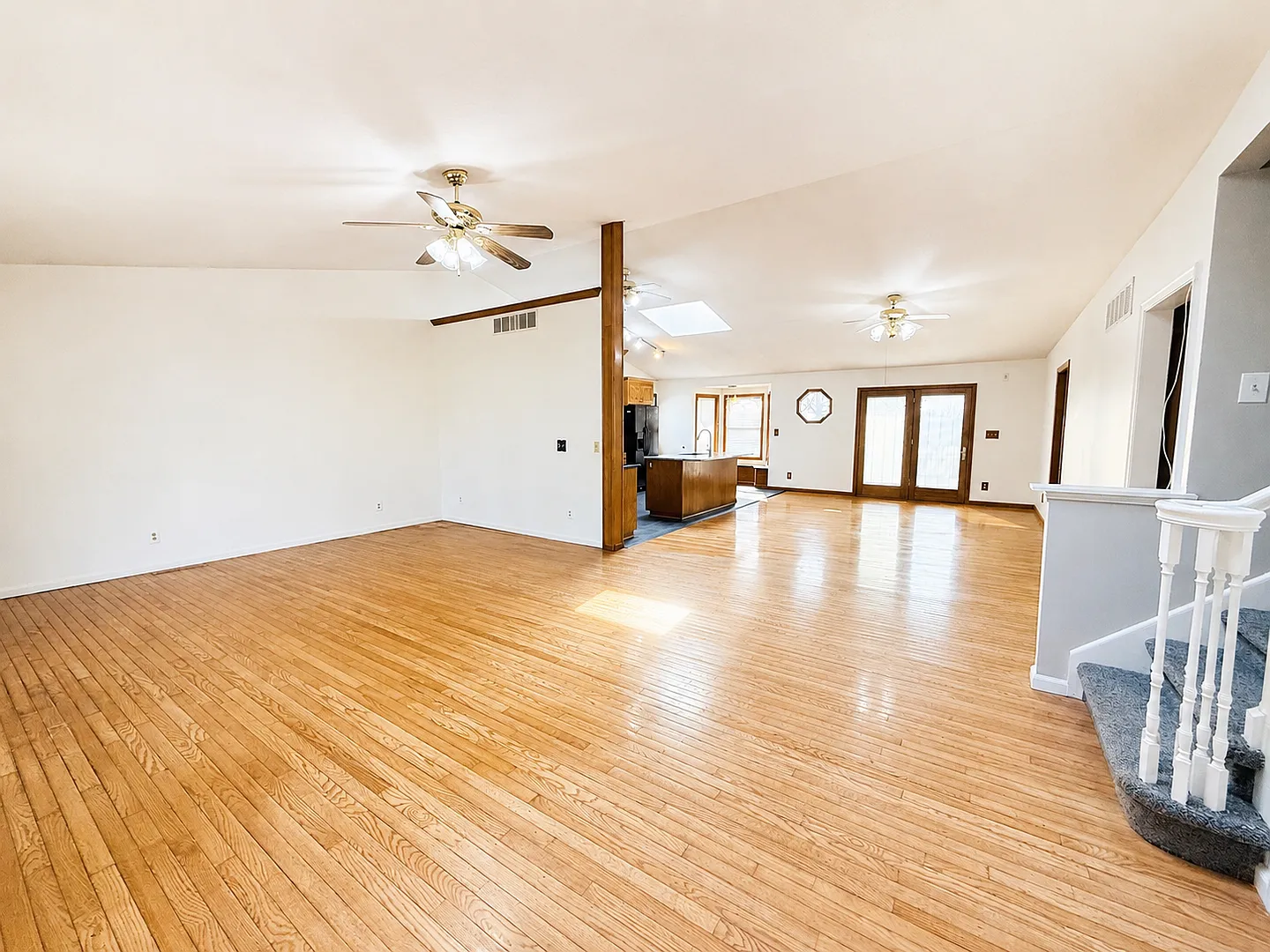 Luxury Living in Auburn — Photo 4