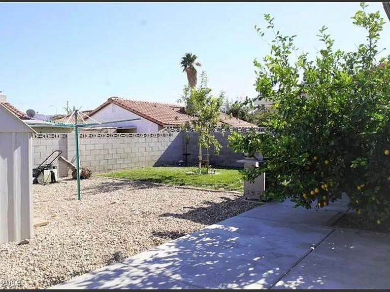 116 Sterling Ct — Photo 13