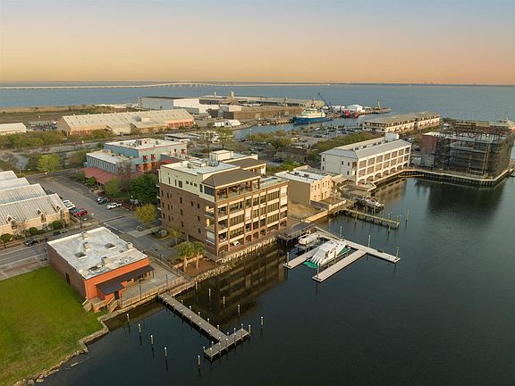 3rd image of 701 S Palafox St #2B