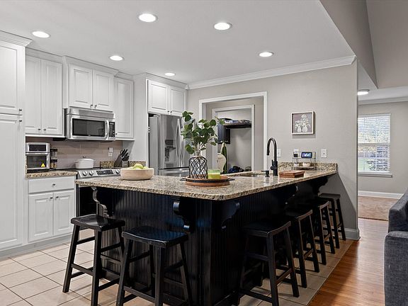 3rd image of 239 Kailors Cove Cir