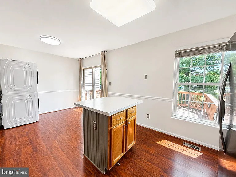 8268 Vermont Pl — Photo 7