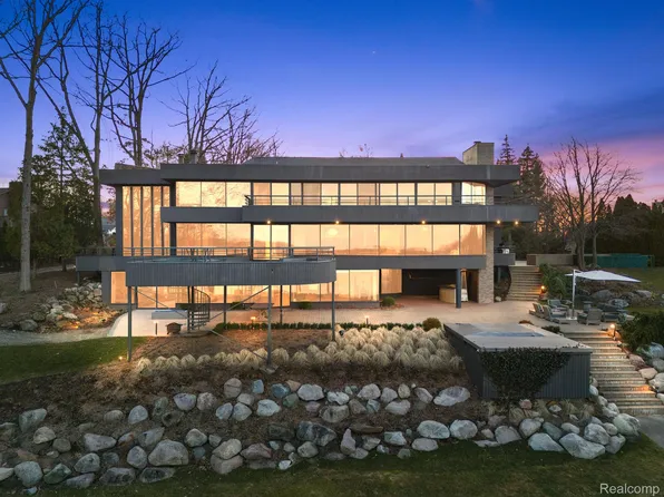 2991 Long Ridge Ct, West Bloomfield, MI 48323