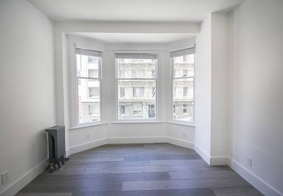 4th image of 720 Jones St #21