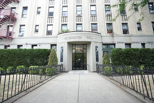 Rented by Norman Raindel, LREB | media 19