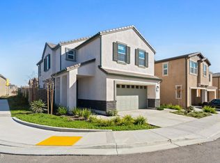 509 Snowdrop Ln, Santa Paula, CA 93060