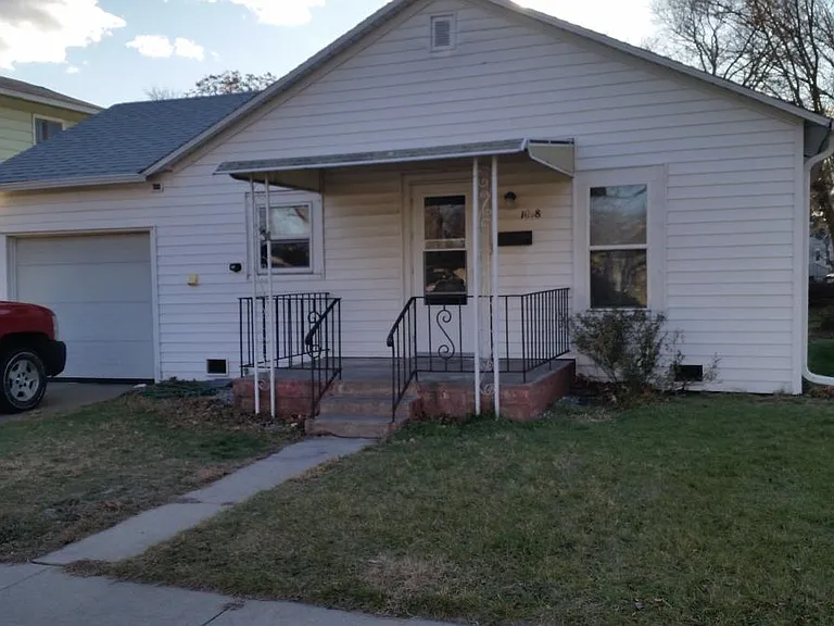 1018 N Washington St — Photo 1