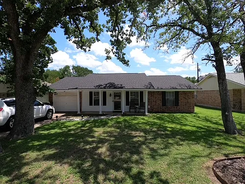 3105 Heatherwood Dr Photo 1