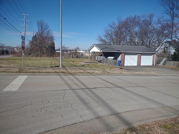 3rd image of 168 Leesway Dr