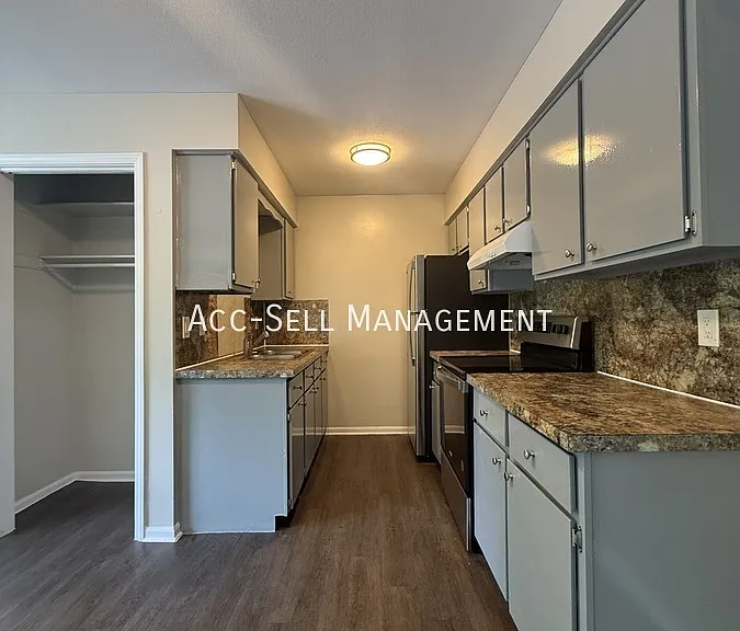 5245 Rich St #5245 — Photo 3