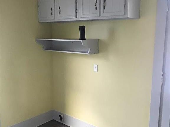 4th image of 204 S Church St
