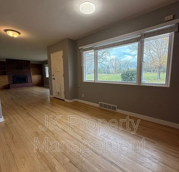 1726 Alder Dr — Photo 10