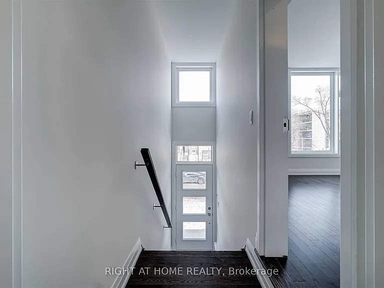 8 Creekbank Rd #2 — Photo 2